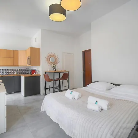 La Terrasse * Κάννες